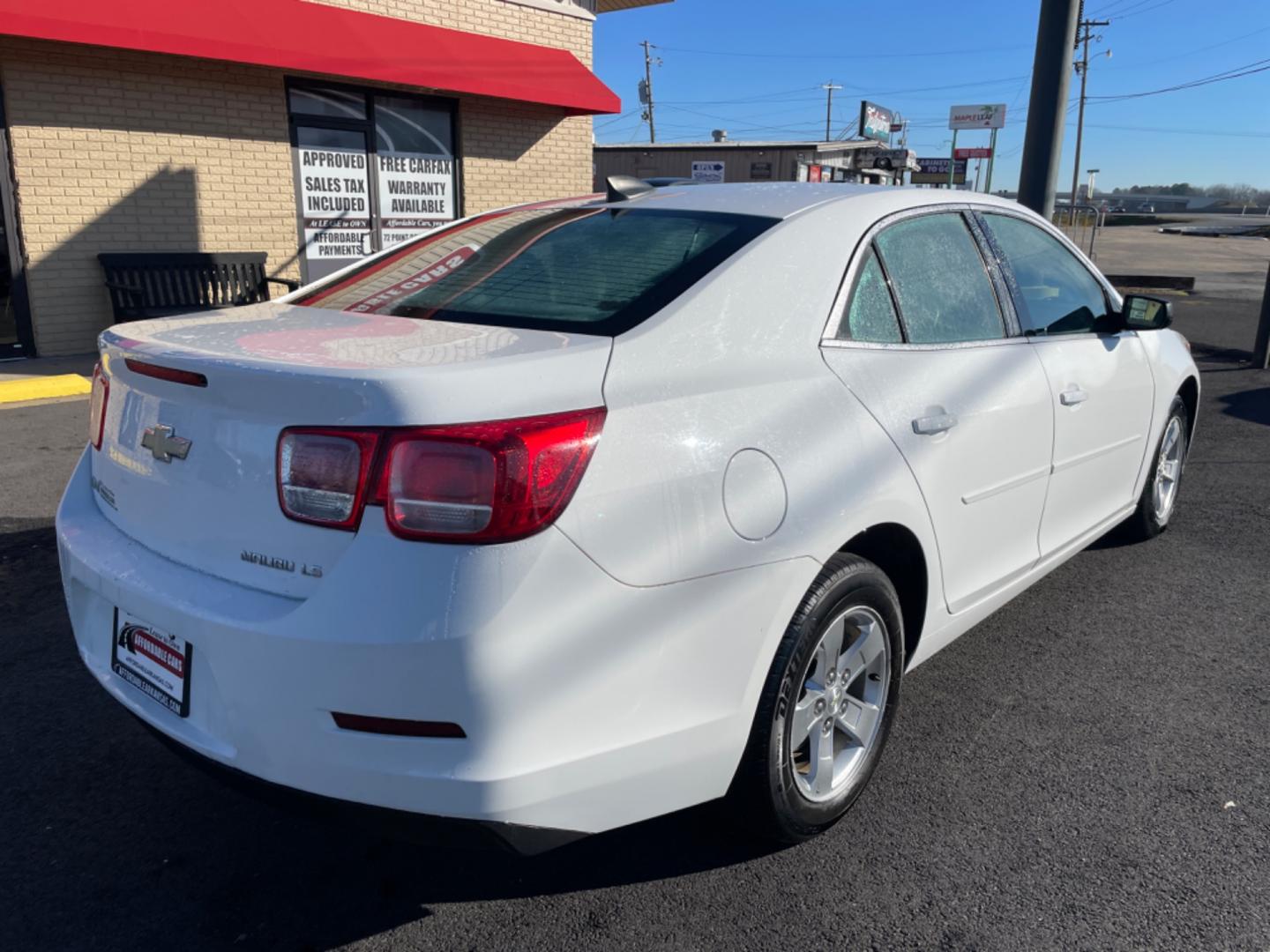 2016 White Chevrolet Malibu Limited (1G11B5SA1GF) with an 4-Cyl, 2.5 Liter engine, Auto, 6-Spd w/OD and Man Md transmission, located at 8008 Warden Rd, Sherwood, AR, 72120, (501) 801-6100, 34.830078, -92.186684 - Photo#7